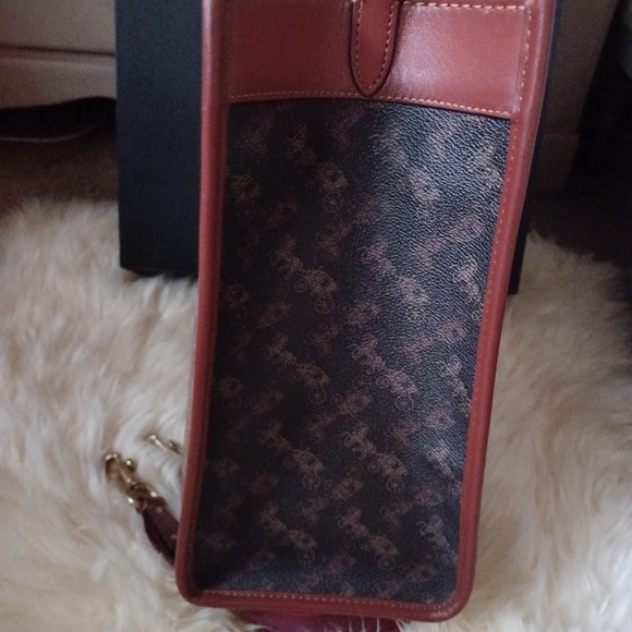 EUC, Coach Field Tote - Picture 10 of 13